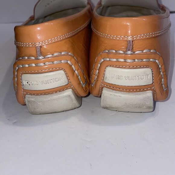 LOUIS VUITTON SUHALI ROSE LOMBOK
DRIVING LOAFER - Picture 5 of 14